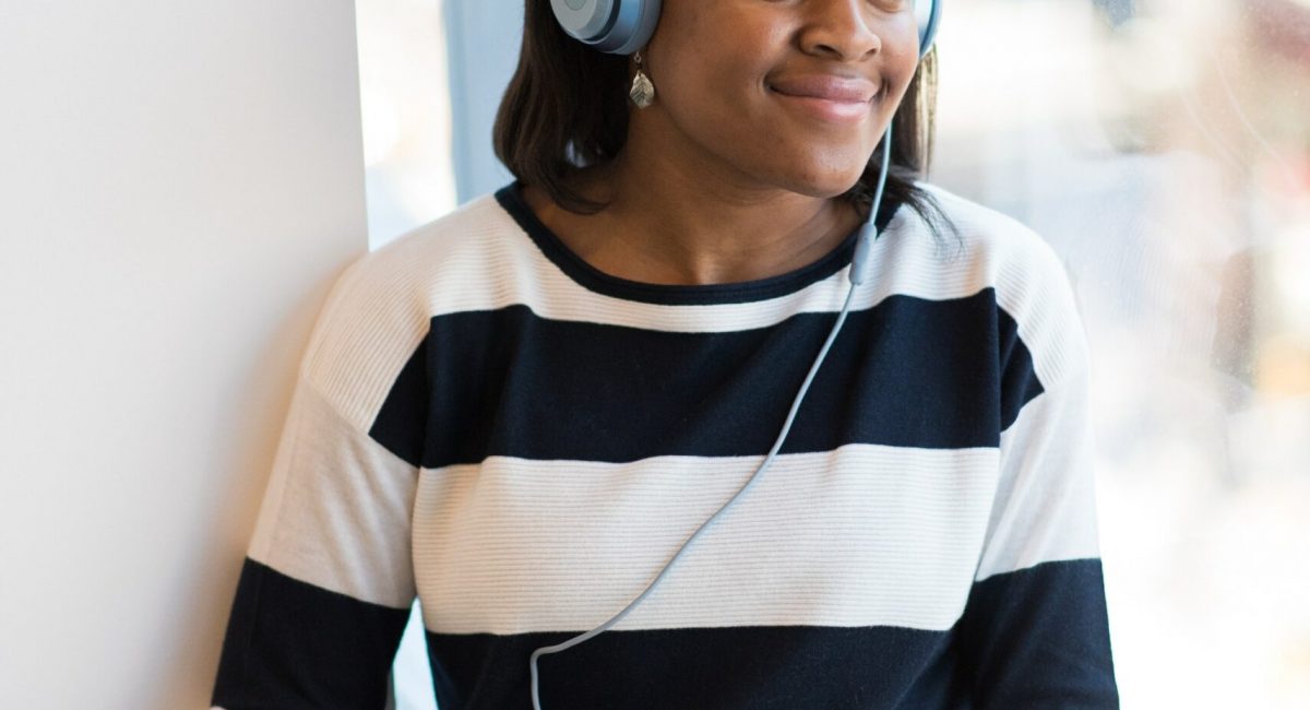 woman-listening